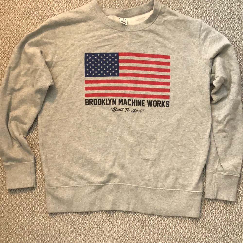 Uniqlo sweatshirt